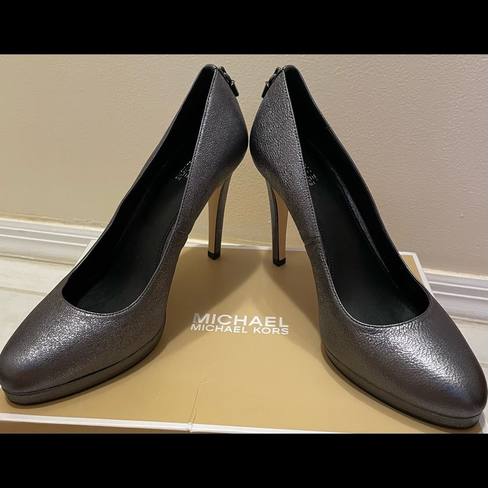 Michael Kors Antoinette Pumps
